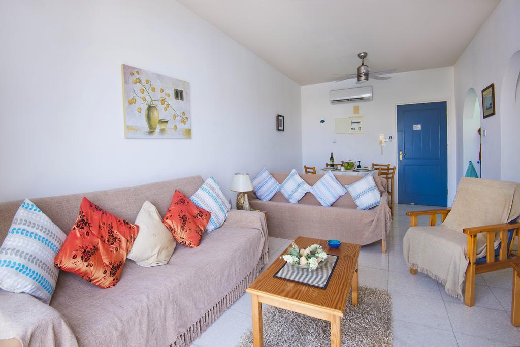 King'S Palace Apartment Pafos Exterior foto