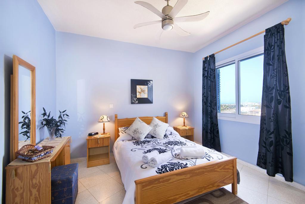 King'S Palace Apartment Pafos Exterior foto